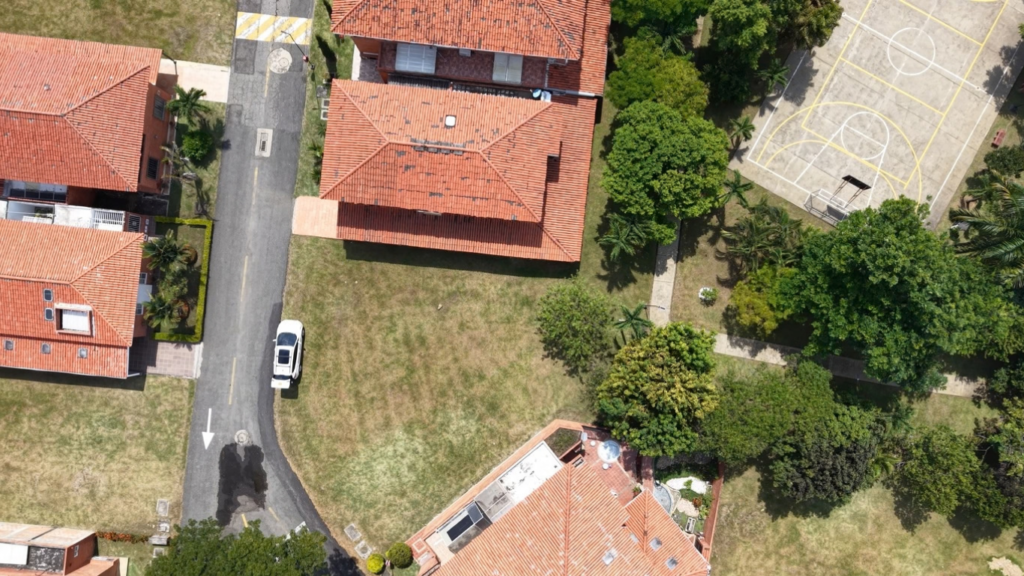 Lote en Venta en Hacienda El Castillo Jamundí 412 m² | Esquinero en condominio | Zona campestre · Código LV43