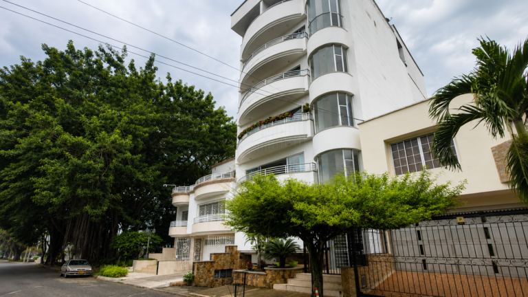 Apartamento en Venta en El Ingenio Cali 180 m² | Ascensor privado | 3 habitaciones y estudio | Amplio