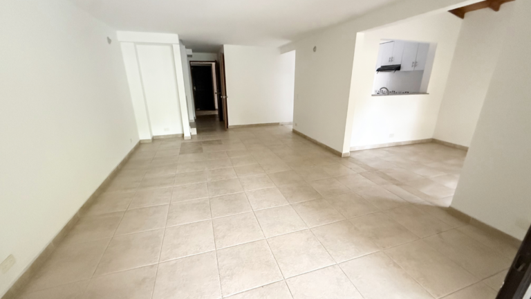 Casa en Condominio en Venta en Ciudad Jardín Cali 240 m² | Remodelada | 5 alcobas 5 baños | Piscina