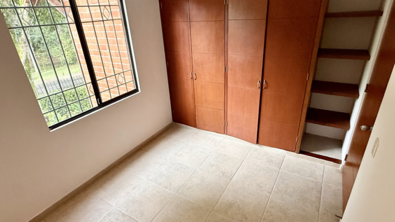 Casa en Condominio en Venta en Ciudad Jardín Cali 240 m² | Remodelada | 5 alcobas 5 baños | Piscina