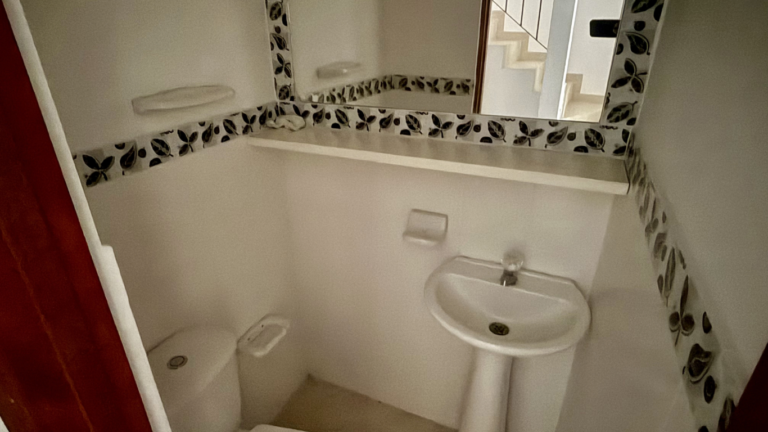 Casa en Condominio en Venta en Ciudad Jardín Cali 240 m² | Remodelada | 5 alcobas 5 baños | Piscina
