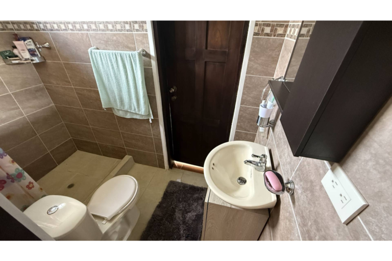 Casa Campestre en Arriendo en Lago Calima Calima Darién | Amoblada | Vista panorámica | Finca para descanso