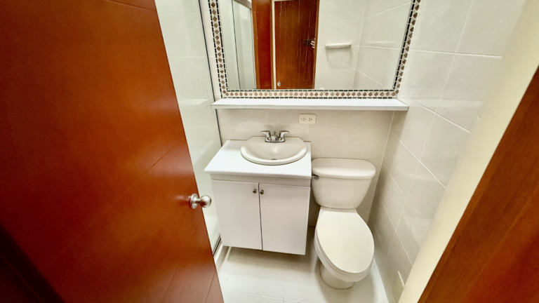 Casa en Condominio en Venta en Ciudad Jardín Cali 240 m² | Remodelada | 5 alcobas 5 baños | Piscina