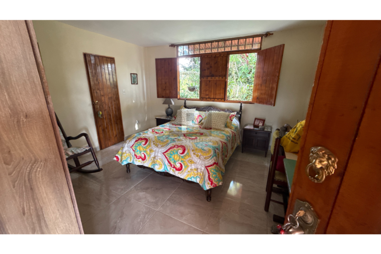 Finca en Venta en Lago Calima 3125 m² | Casa de 5 habitaciones | Cerca al lago | Ideal inversión