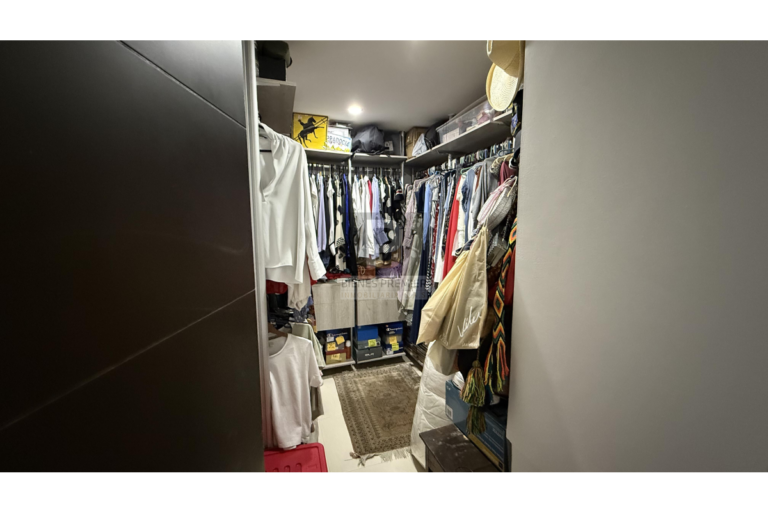 Casa Remodelada en Venta en Ciudad Jardín, Cali | 306 m² | 4 Habitaciones | Jacuzzi | 4 Parqueaderos | Aceptan Permutas