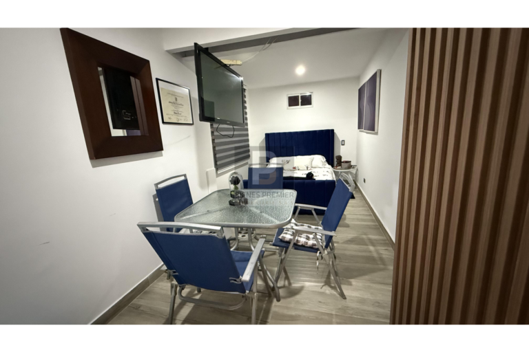 Casa Remodelada en Venta en Ciudad Jardín, Cali | 306 m² | 4 Habitaciones | Jacuzzi | 4 Parqueaderos | Aceptan Permutas