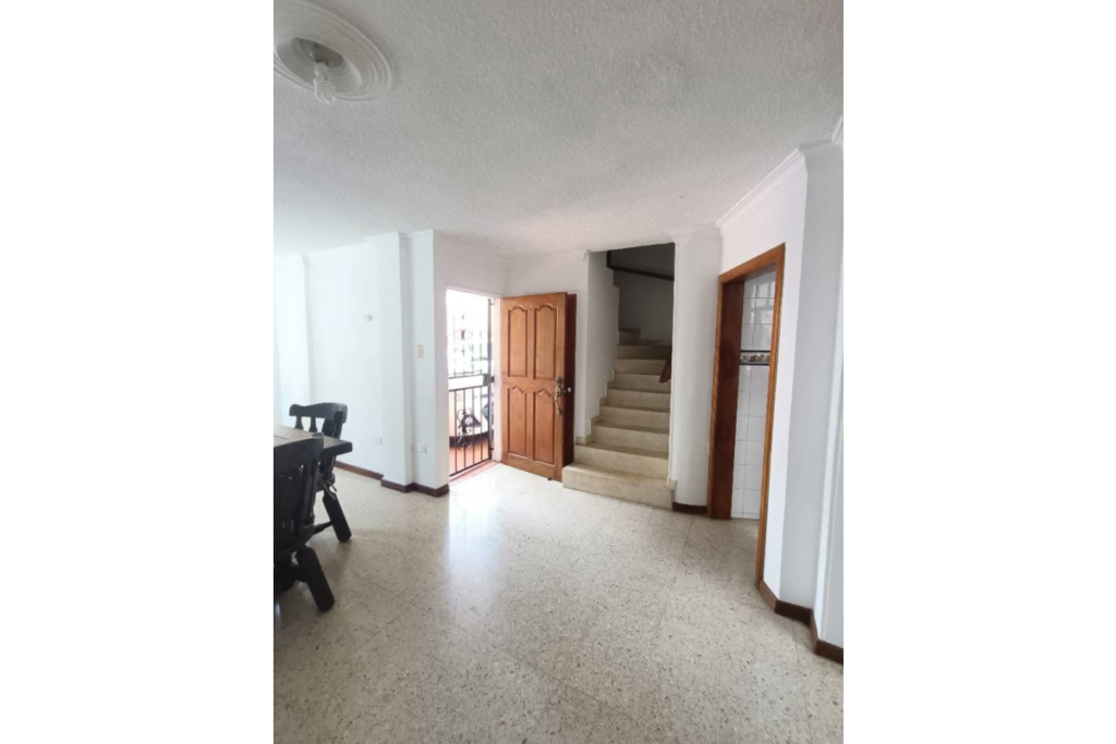 Casa en Venta en El Refugio Cali 105 m² | Condominio | 3 habitaciones con estudio | Zona residencial