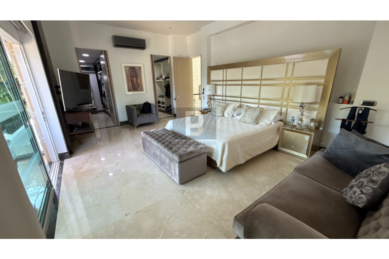 Casa en Venta en Pance Cali 1200 m² lote 750 m² construidos | Piscina, domótica y lago | Discoteca privada