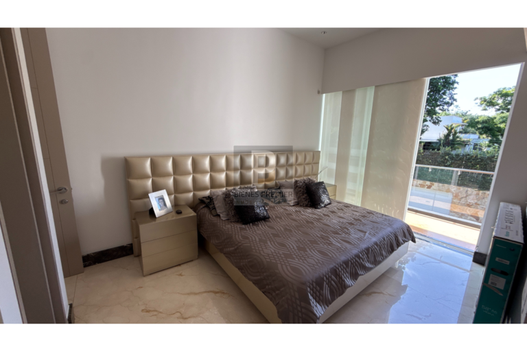 Casa en Venta en Pance Cali 1200 m² lote 750 m² construidos | Piscina, domótica y lago | Discoteca privada