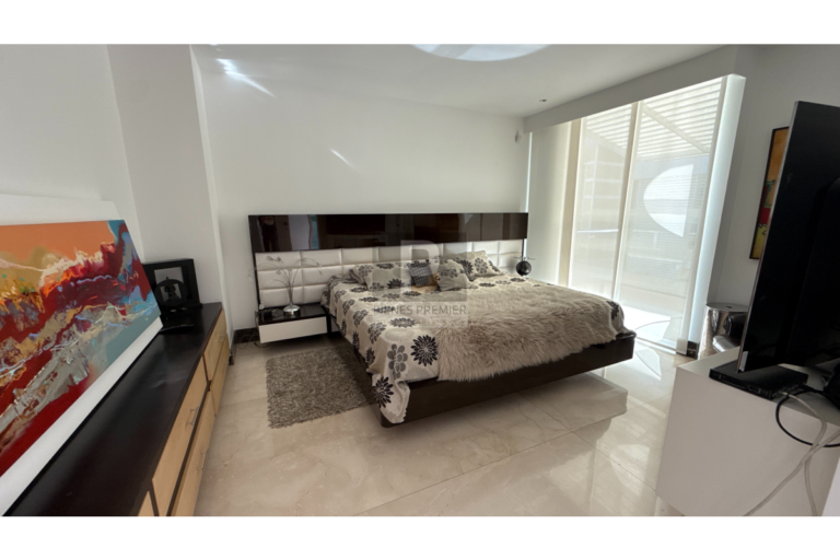 Casa en Venta en Pance Cali 1200 m² lote 750 m² construidos | Piscina, domótica y lago | Discoteca privada