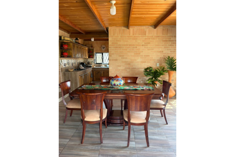 Finca en Alquiler en Lago Calima por Noche | Jacuzzi para 11 Personas | Capacidad 12 a 15 Huéspedes | Cerca al Pueblo