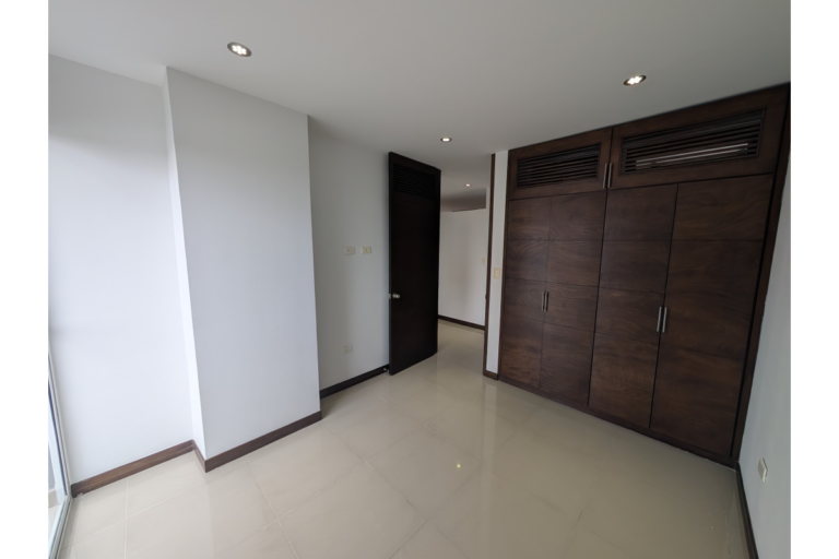 Apartamento en Venta en Quintas de Don Simón Cali 110 m² | 3 Habitaciones | Piso 11 | 2 Parqueaderos | Conjunto con Piscina