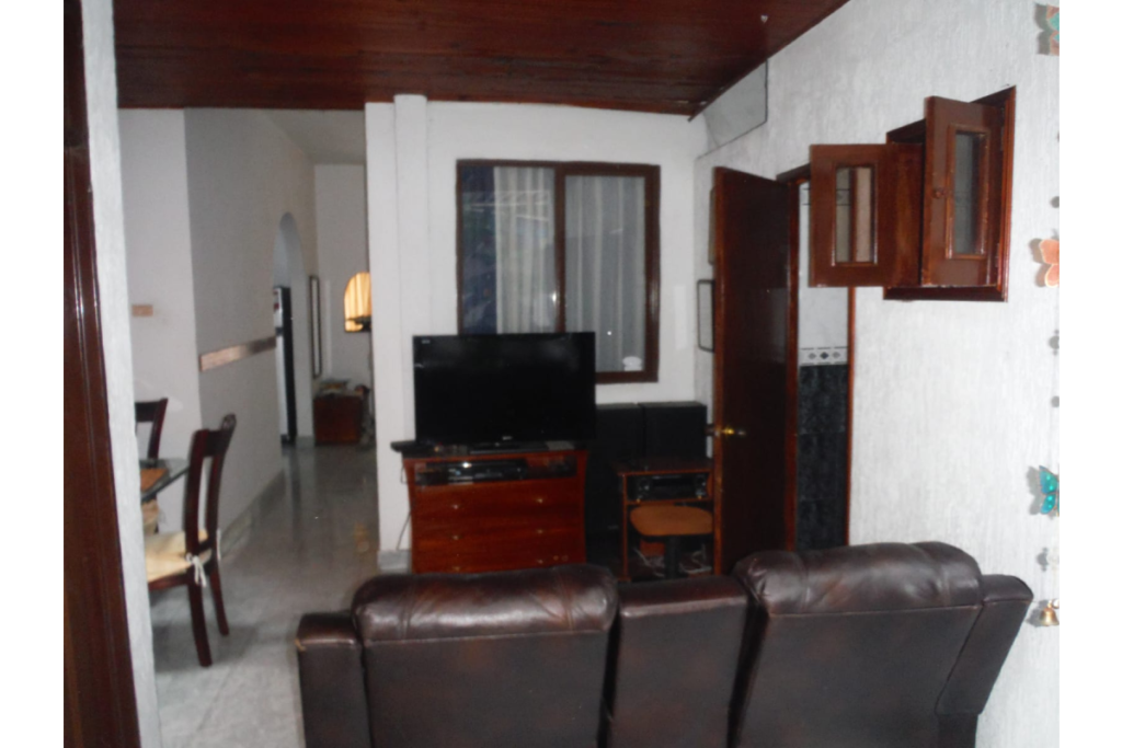 Casa en Venta en Nueva Granada Cali | 3 habitaciones | 162 m² | Garaje | 2 patios