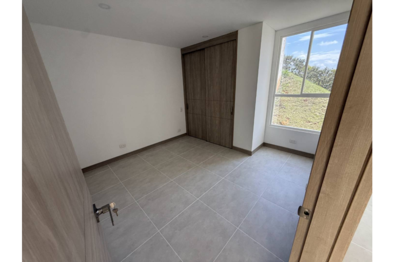Apartamento en Arriendo en Alfaguara Jamundí 100 m² | 2 habitaciones con estudio | 2 parqueaderos | Zona campestre