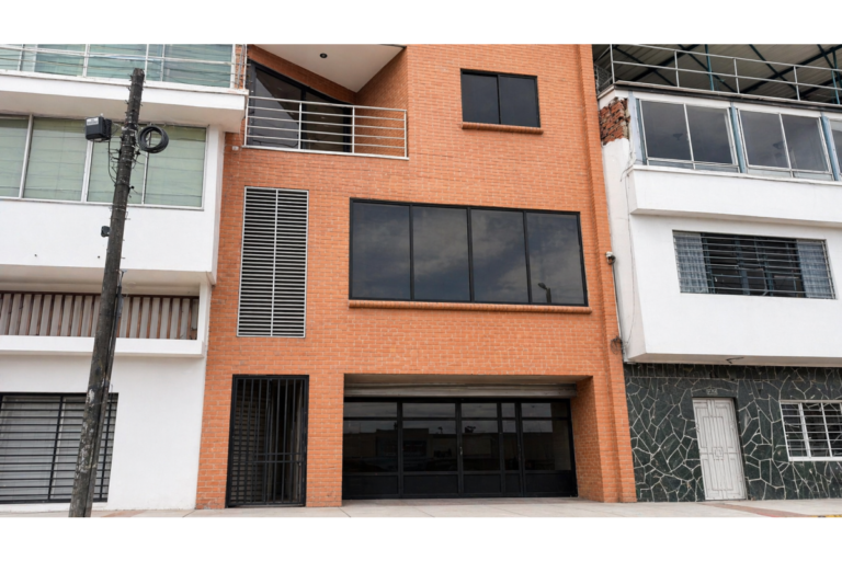 Local en Arriendo en Alameda Cali | 113 m² | Terraza | Ideal restaurante o bar | Alto flujo