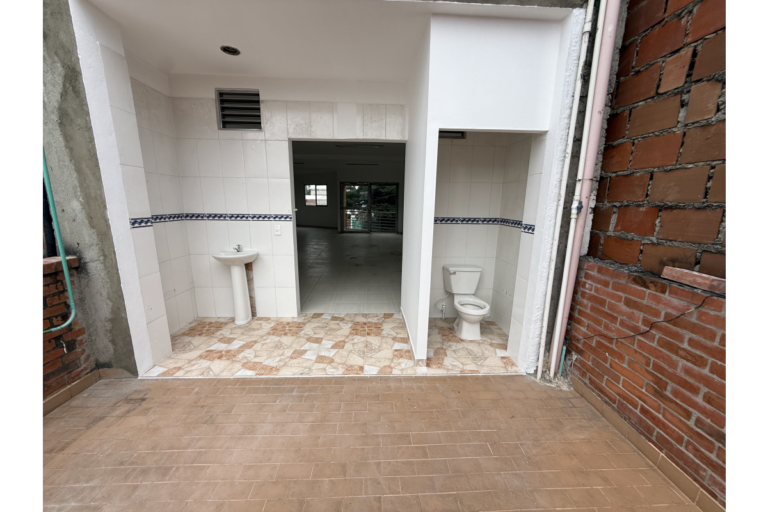 Local en Arriendo en Alameda Cali | 113 m² | Terraza | Ideal restaurante o bar | Alto flujo