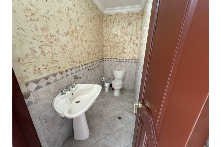 Casa en Arriendo en Cristales Cali | 600 m² | Piscina, Jacuzzi, 6 Habitaciones | Uso residencial o comercial