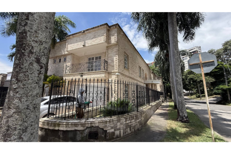 Casa en Arriendo en Cristales Cali | 600 m² | Piscina, Jacuzzi, 6 Habitaciones | Uso residencial o comercial