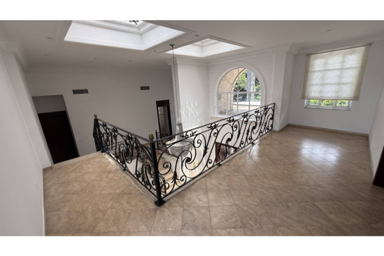 Casa en Arriendo en Cristales Cali | 600 m² | Piscina, Jacuzzi, 6 Habitaciones | Uso residencial o comercial