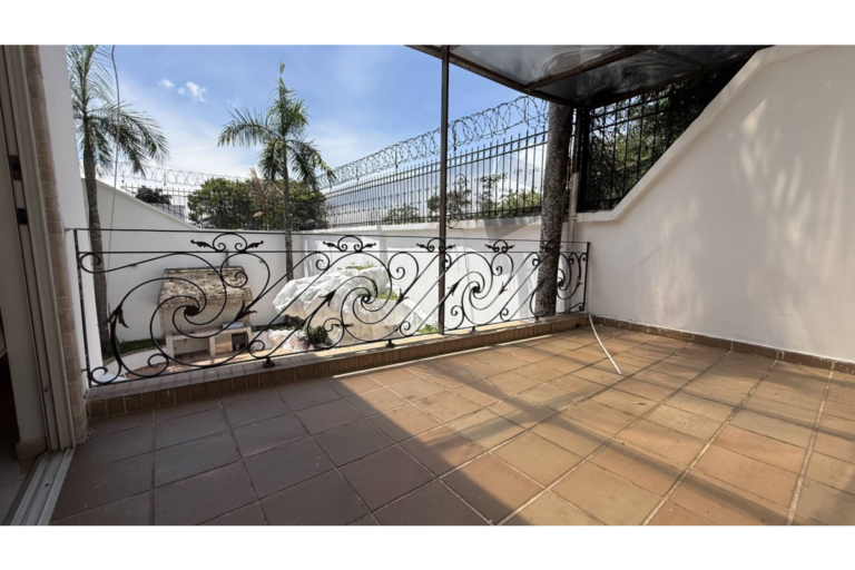 Casa en Arriendo en Cristales Cali | 600 m² | Piscina, Jacuzzi, 6 Habitaciones | Uso residencial o comercial