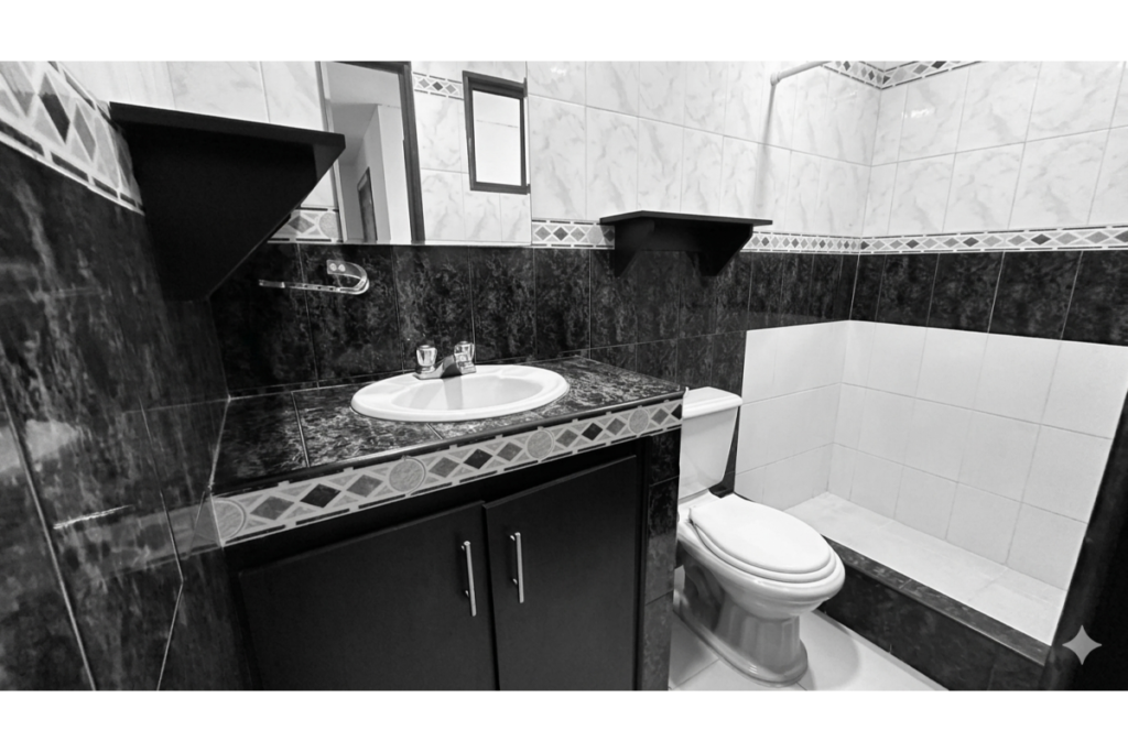 Casa en Venta en Nueva Granada Cali | 3 habitaciones | 162 m² | Garaje | 2 patios