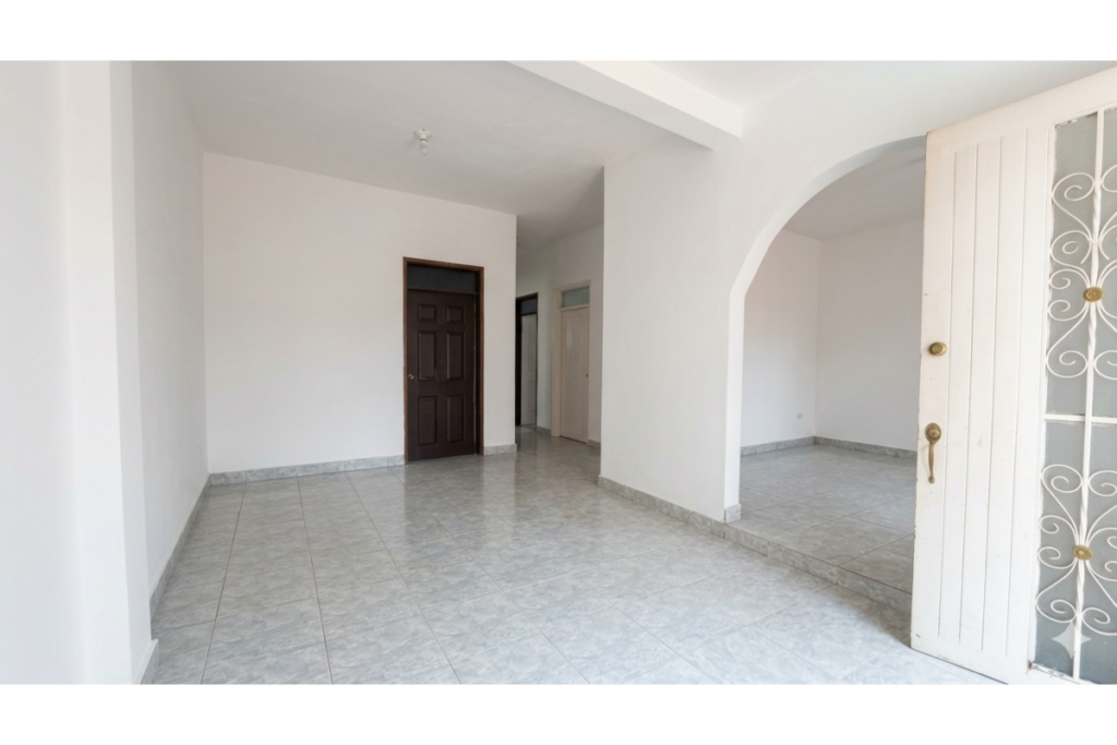 Casa en Venta en Nueva Granada Cali | 3 habitaciones | 162 m² | Garaje | 2 patios