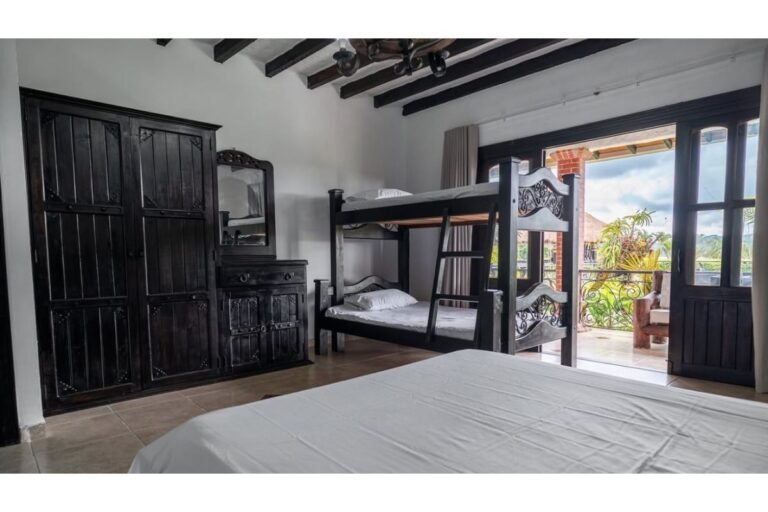 Finca en Venta en Lago Calima Calima | 3.081 m² lote | 1.076 m² construidos | lujo | piscina | jacuzzi | discoteca