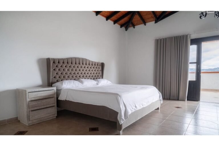 Finca en Venta en Lago Calima Calima | 3.081 m² lote | 1.076 m² construidos | lujo | piscina | jacuzzi | discoteca