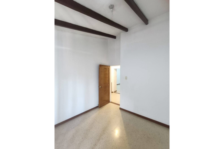 Casa en Venta en El Refugio Cali 105 m² | Condominio | 3 habitaciones con estudio | Zona residencial
