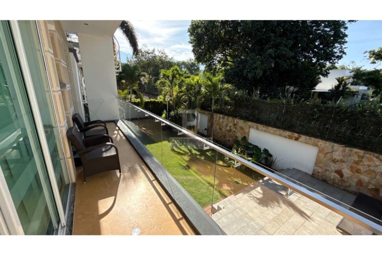 Casa en Venta en Pance Cali 1200 m² lote 750 m² construidos | Piscina, domótica y lago | Discoteca privada