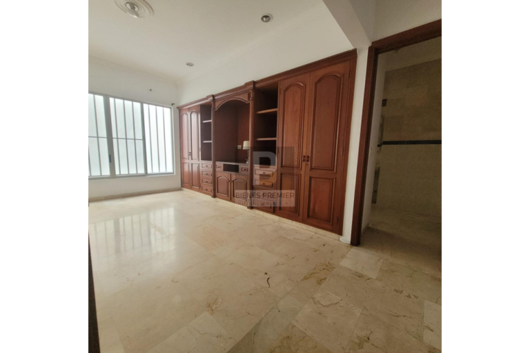 Apartamento en Venta en El Ingenio Cali 180 m² | Ascensor privado | 3 habitaciones y estudio | Amplio