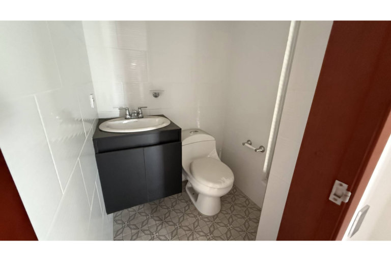 Casa en condominio en venta en Ciudad Jardín Cali 240 m² | Remodelada | 5 alcobas 5 baños | Piscina