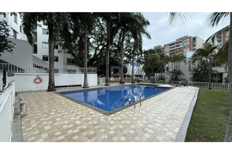 Casa Remodelada en Venta en Ciudad Jardín, Cali | 306 m² | 4 Habitaciones | Jacuzzi | 4 Parqueaderos | Aceptan Permutas