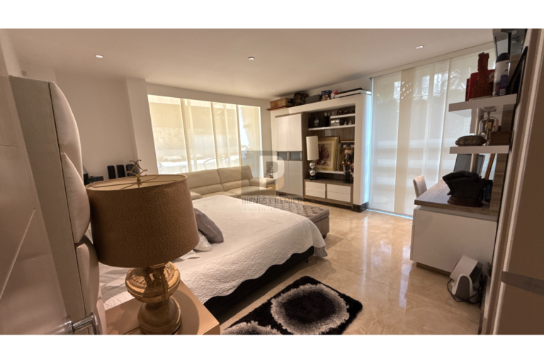 Casa en Venta en Pance Cali 1200 m² lote 750 m² construidos | Piscina, domótica y lago | Discoteca privada