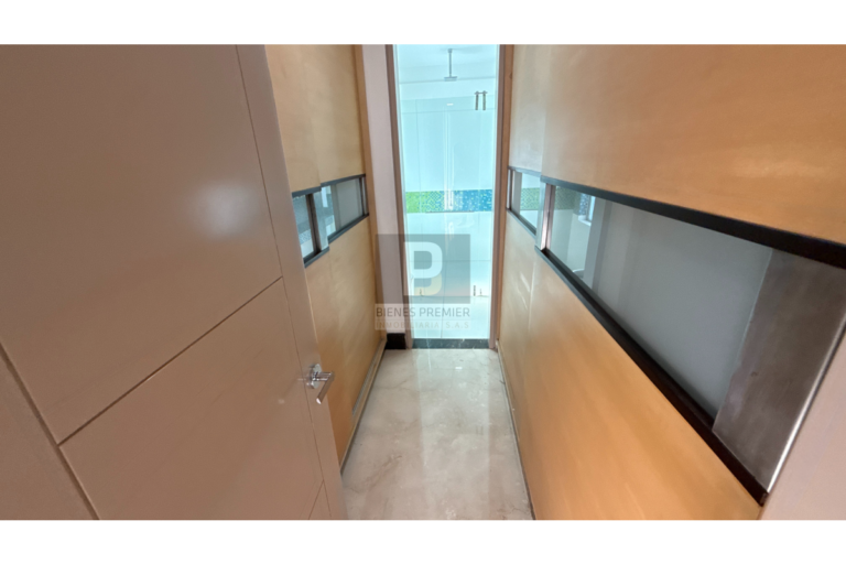 Casa en Venta en Pance Cali 1200 m² lote 750 m² construidos | Piscina, domótica y lago | Discoteca privada