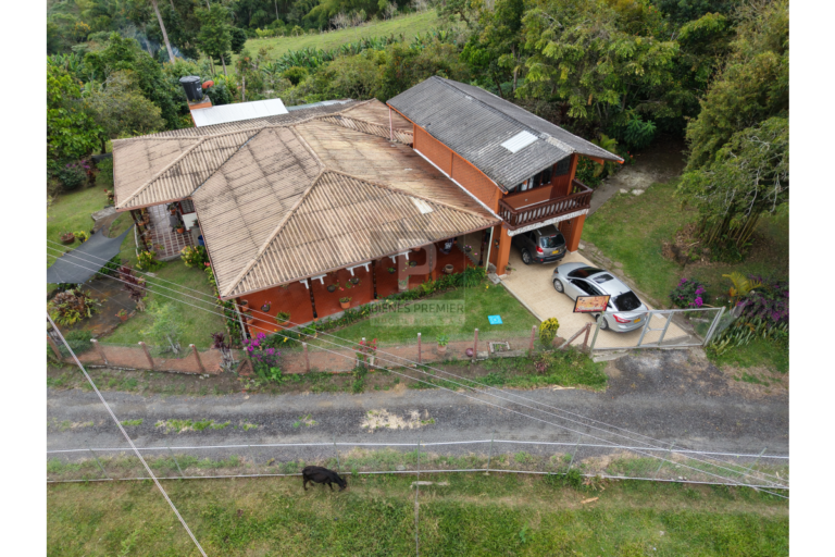 Finca en Venta en Lago Calima 3125 m² | Casa de 5 habitaciones | Cerca al lago | Ideal inversión