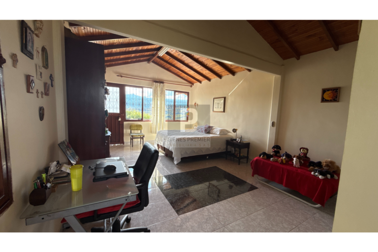 Finca en Venta en Lago Calima 3125 m² | Casa de 5 habitaciones | Cerca al lago | Ideal inversión