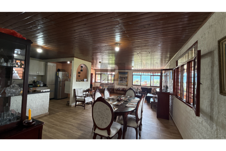 Finca en Venta en Lago Calima 3125 m² | Casa de 5 habitaciones | Cerca al lago | Ideal inversión