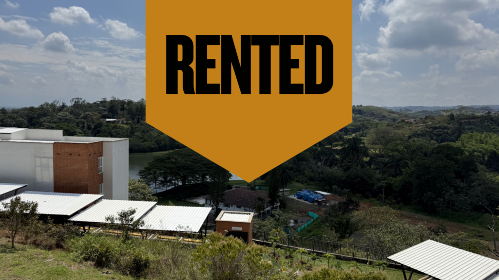 Apartamento en Arriendo en Alfaguara Jamundí 100 m² | 2 habitaciones con estudio | 2 parqueaderos | Zona campestre