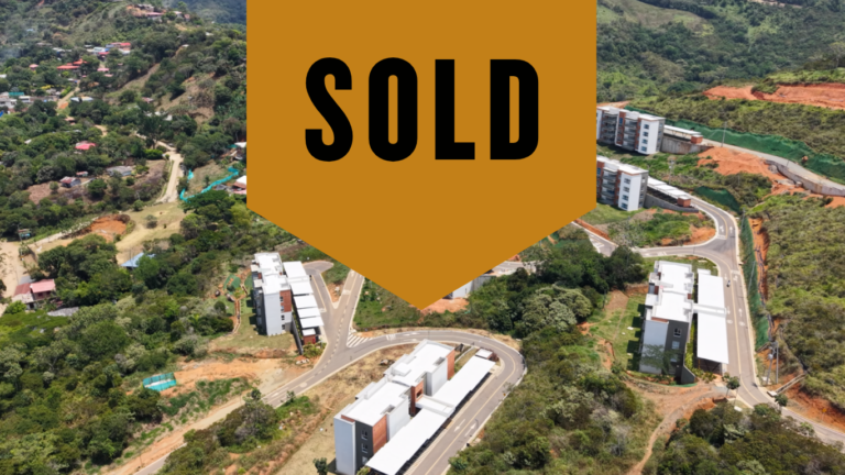Apartamento en Venta en Alfaguara Jamundí 100 m² | 2 habitaciones + estudio | 2 parqueaderos | Zona campestre