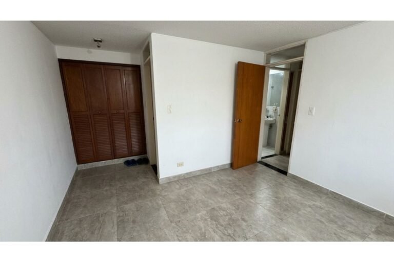 Apartamento en Arriendo en El Refugio Cali | Primer Piso con 3 Habitaciones y Piscina