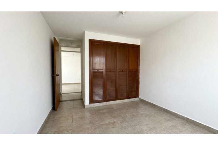 Apartamento en Arriendo en El Refugio Cali | Primer Piso con 3 Habitaciones y Piscina