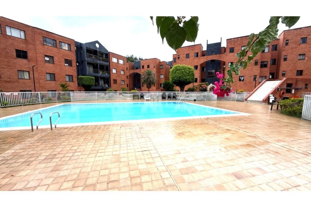 Apartamento en Arriendo en El Refugio Cali | Primer Piso con 3 Habitaciones y Piscina