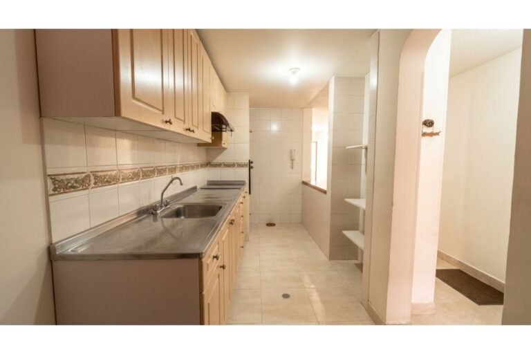 Apartamento en Arriendo en El Refugio Cali | Primer Piso con 3 Habitaciones y Piscina
