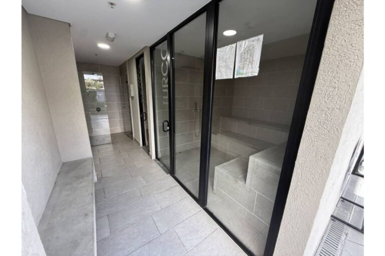 Apartamento en arriendo en Valle del Lili Cali 100 m² | Piso 13 con balcón | 3 habitaciones | 2 parqueaderos