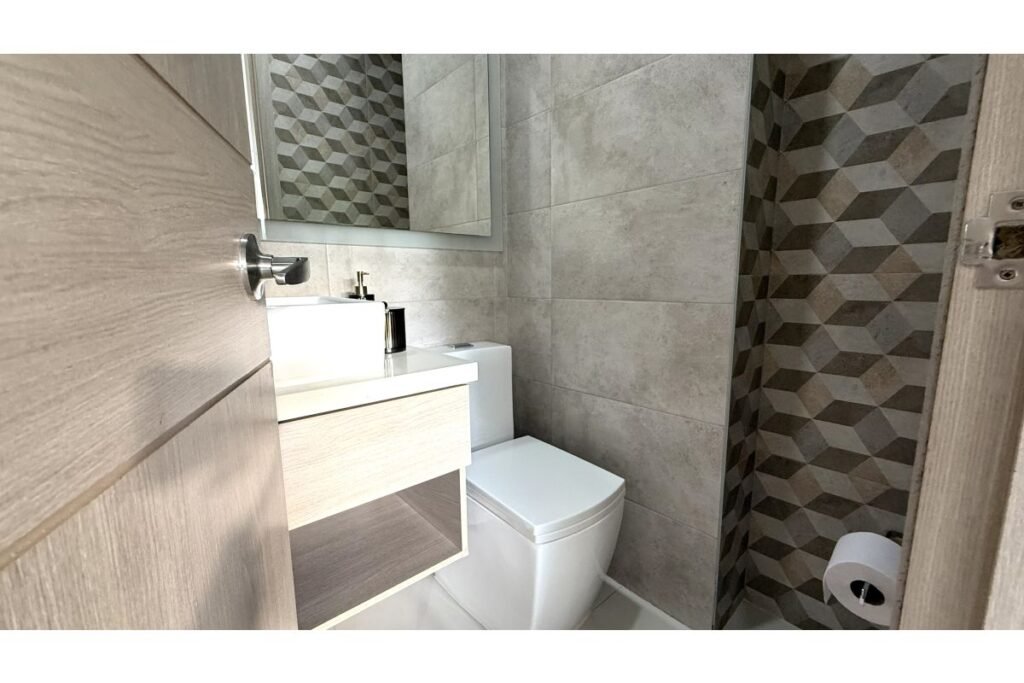 Apartamento en Venta en Pance, Cali | 237 m² + Terraza y Patio | Remodelado