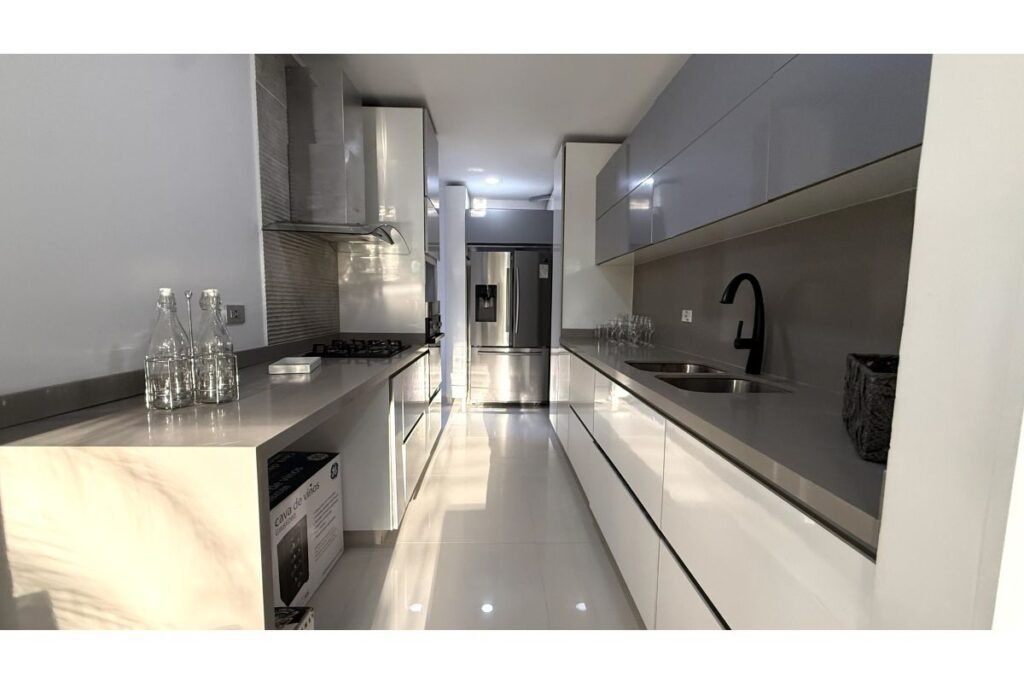 Apartamento en Venta en Pance, Cali | 237 m² + Terraza y Patio | Remodelado
