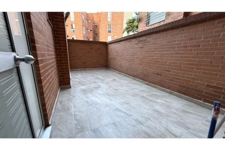 Apartamento en Venta en Pance, Cali | 237 m² + Terraza y Patio | Remodelado