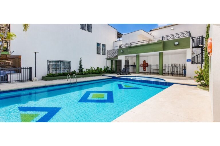 Casa en Venta en Santa Anita Cali | 209 m² | 5 Habitaciones | Garaje Doble | Unidad con Piscina