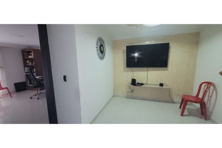 Casa en Venta en Santa Anita Cali | 209 m² | 5 Habitaciones | Garaje Doble | Unidad con Piscina